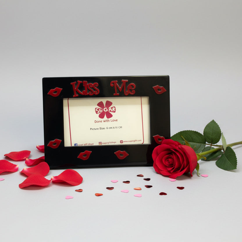 Kiss Me Frame