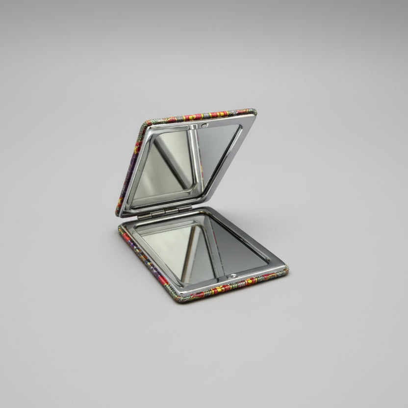 Compact Mirror